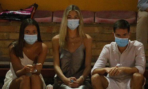 El esperado debut de Ana Soria: aparece por sorpresa en Huelva para ver torear a Enrique Ponce