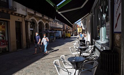 Una terraza vacía este miércoles en Aranda de Duero | EFE