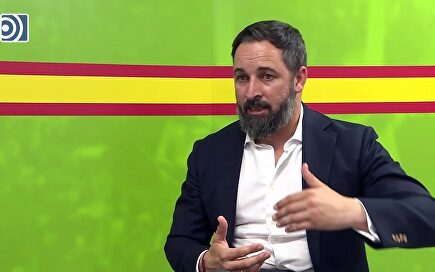 Abascal sobre los 'okupas': "Hay que sacarles de una patada en el culo"