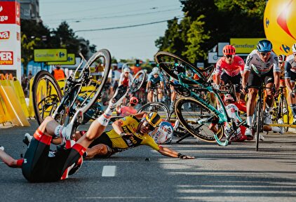 Los ciclistas piden a la UCI que revise la seguridad en las carreras | Cordon Press
