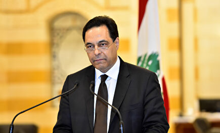 El ya ex primer ministro del Líbano, Hassan Diab, anunciando su dimisión. | EFE