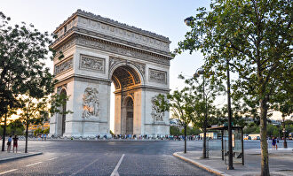 Una vista del arco del triunfo de París. | David Alonso Rincón