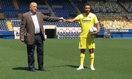 Coquelin en su presentación como jugador del Villarreal | Twitter
