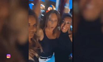 Marta López junto a unas amigas | Telecinco.es