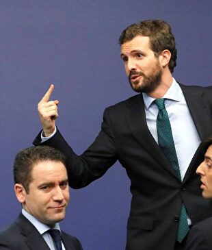 Pablo Casado, con Teodoro García Egea y Pablo Montesinos. | EFE