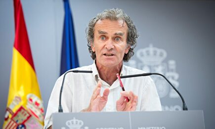 Fernando Simón dice ahora que "las cosas no van bien" y pide ayuda a los "influencers"