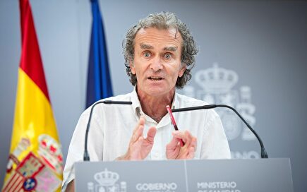 Fernando Simón dice ahora que "las cosas no van bien" y pide ayuda a los "influencers"