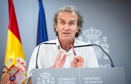 Fernando Simón dice ahora que "las cosas no van bien" y pide ayuda a los "influencers"