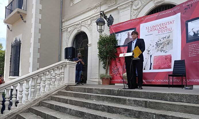 El expresidente de la Generalidad, Carles Puigdemont, pronuncia una conferencia en la Universidad de Verano. | Europa Press