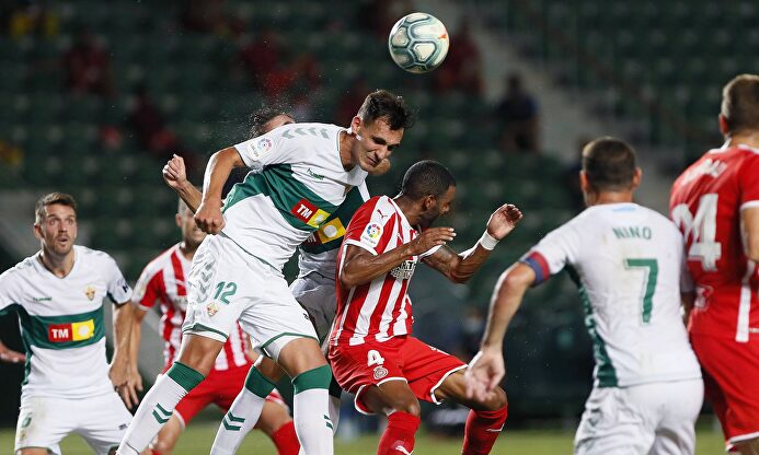 El Elche mantuvo el empate inicial sin goles en su estadio ante el Girona | EFE