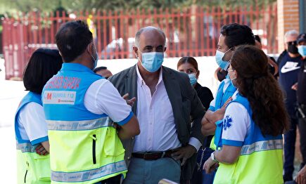 Antonio Zapatero, en las urgencias del Centro de Especialidades Periférico Coronel de Palma (Móstoles). | EFE
