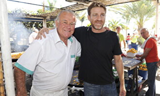 Con Juanjo Artero, su hijo en la ficción | Gtres