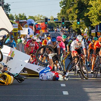 Fabio Jakobsen sigue recuperándose de la caída sufrida en el Tour de Polonia. | Cordon Press