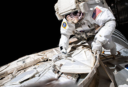 Un astronauta en el exterior de la EEI. | Cordon Press