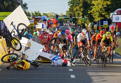 Fabio Jakobsen sigue recuperándose de la caída sufrida en el Tour de Polonia. | Cordon Press