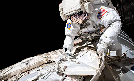 Un astronauta en el exterior de la EEI. | Cordon Press