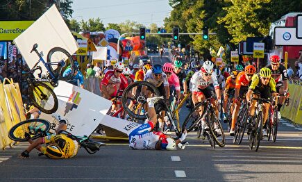 Fabio Jakobsen sigue recuperándose de la caída sufrida en el Tour de Polonia. | Cordon Press
