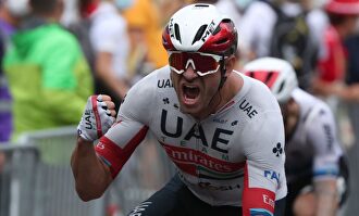 Alexander Kristoff se llevo una etapa inaugural muy accidentada | Twitter