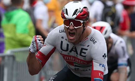 Alexander Kristoff se llevo una etapa inaugural muy accidentada | Twitter