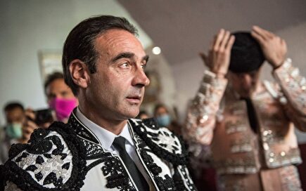 Crónica Rosa: Enrique Ponce sacará un disco