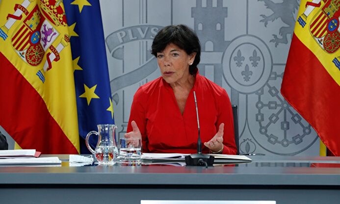 La ministra de Educación, Isabel Celaá, en la rueda de prensa tras a conferencia sectorial mixta. | EFE