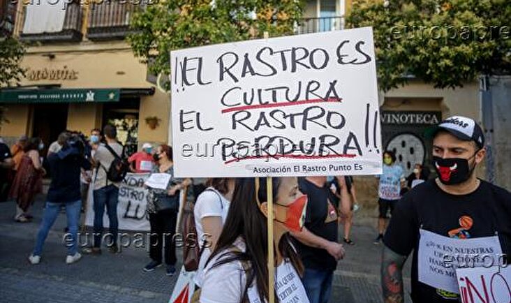 Manifestación por la reapertura del Rastro. | Europa Press