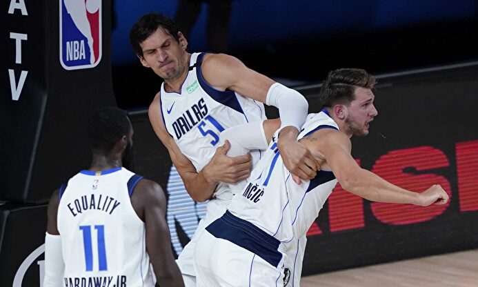 El lamentable tortazo de Marcus Morris a Luka Doncic