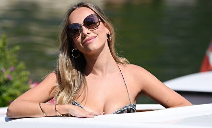 Ester Expósito acapara todas las miradas en el Festival de Cine de Venecia