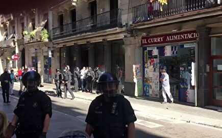 Ignacio Garriga y Rocío de Meer, atacados en Barcelona por un grupo de separatistas
