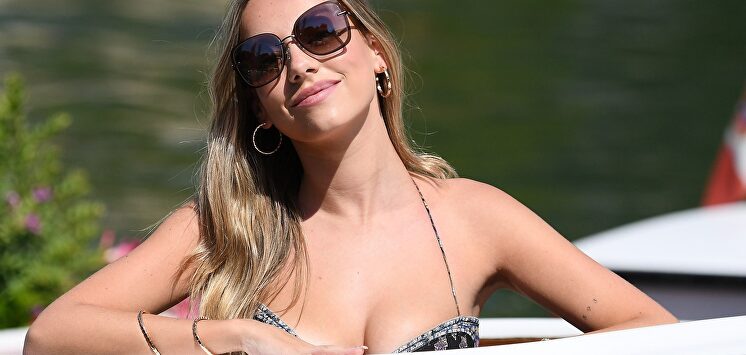 Ester Expósito acapara todas las miradas en el Festival de Cine de Venecia