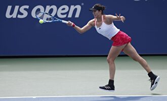 Garbiñe Muguruza, durante su partido de segunda ronda ante la búlgara Tsvetana Pironkova. | EFE