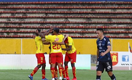 Los futbolistas del Aucas ecuatoriano celebran un gol. | Página web oficial SD Aucas
