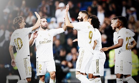 Los futbolistas del Real Madrid celebran un gol. | EFE