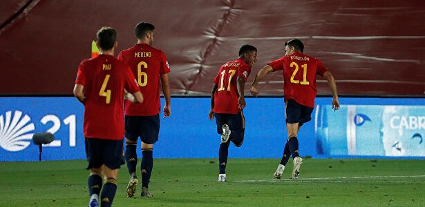 Ansu Fati se convirtió en el goleador más joven de la Selección española | EFE