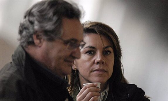 María Dolores de Cospedal y su marido, Ignacio López del Hierro. | Europa Press