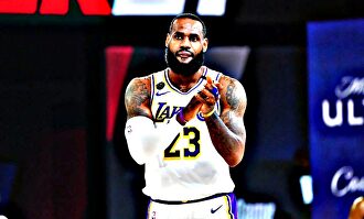 Carrusel de tapones, mates y tiros imposibles de Lebron James para machacar a los Houston Rockets