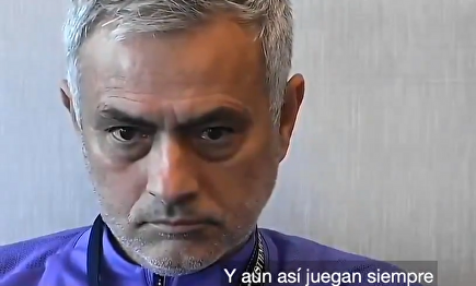 Tensa discusión entre Mourinho y un jugador del Tottenham que acaba en amenaza