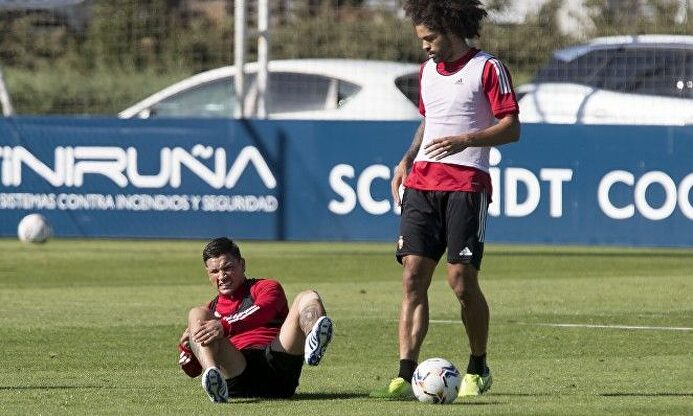 El 'Chimy' Ávila se vuelve a romper el cruzado en un entrenamiento. | CA Osasuna