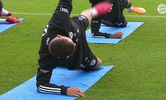 La pillada a Javi Martínez en pleno entrenamiento con el Bayern: "Me han dejado el '2' en el Athletic"