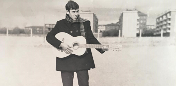 Carbonell, en el patio del San Pablo, cuando empezaba a cantar | Libertad Digital