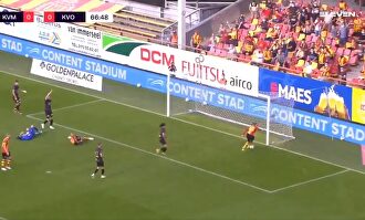 Comienza la Liga belga: dantesco fallo del delantero a puerta vacía