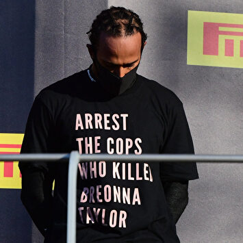 Lewis Hamilton, con la polémica camiseta | Twitter