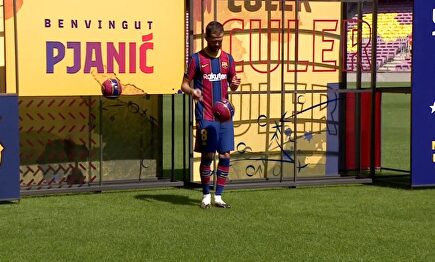 Pjanic: "Es una suerte compartir vestuario con un extraterrestre como Messi"