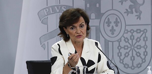 Carmen Calvo en la rueda de prensa tras el Consejo de Ministros de este martes.  | EFE