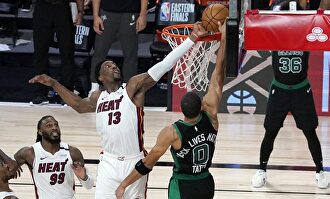 Brutal tapón de Adebayo a Tatum: entre los mejores de todos los tiempos