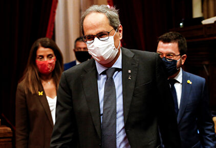 Quim Torra entrando al hemiciclo del Parlamento de Cataluña. | EFE