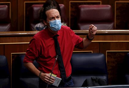 Pablo Iglesias niega en el Congreso que se ocupen viviendas de particulares