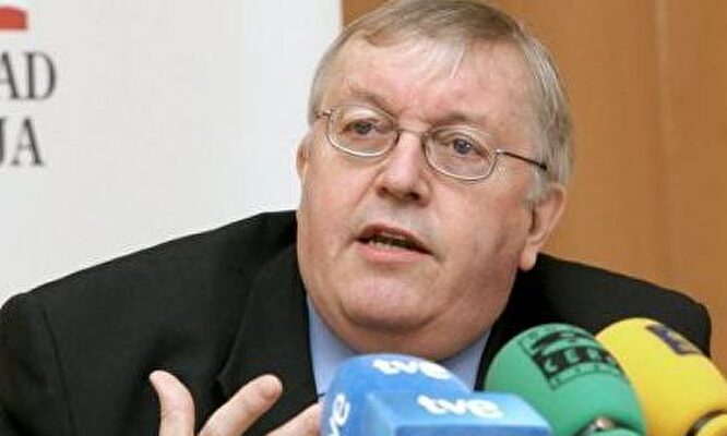 Recorte de https://s.libertaddigital.com/fotos/noticias/paul-preston-suple.jpg | Archivo