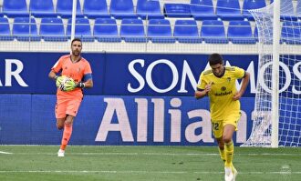 Alberto Cifuentes entra en la historia en LaLiga al debutar con 41 años y 114 días..  | Cádiz CF