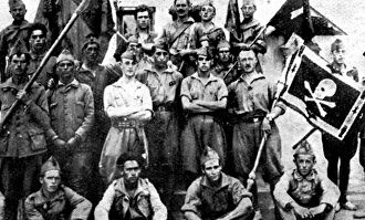 Banderines legionarios posan junto a sus oficiales | La Esfera de los Libros